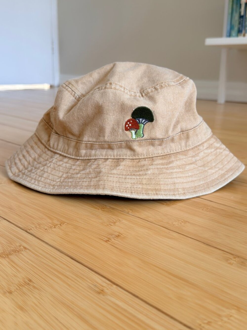 Urban Outfitters Mushroom Icon Bucket Hat Embroidered Washed Tan